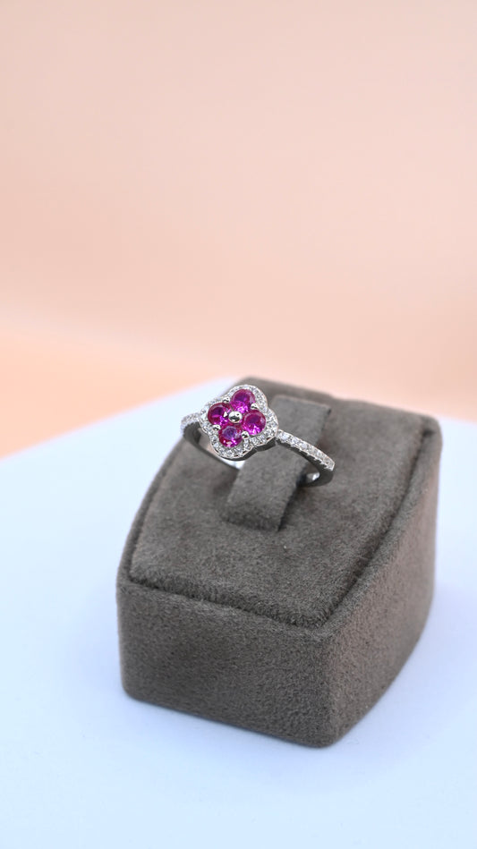 925 Ayar Gümüş Yonca Motif Zirkon Taşlı Yüzük