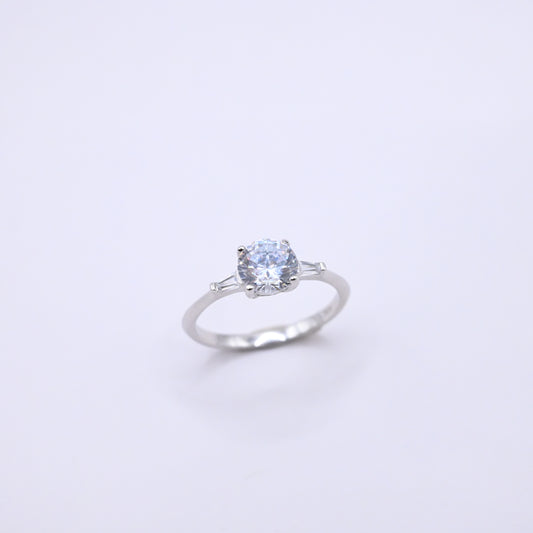 925 Ayar Gümüş Zirkon Tektaş Zarif Yüzük