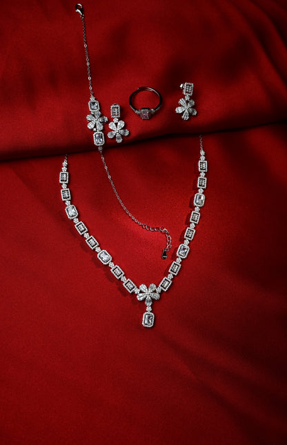 925 Ayar Gümüş Çiçek Desen Zirkon Taşlı 4'lü Set