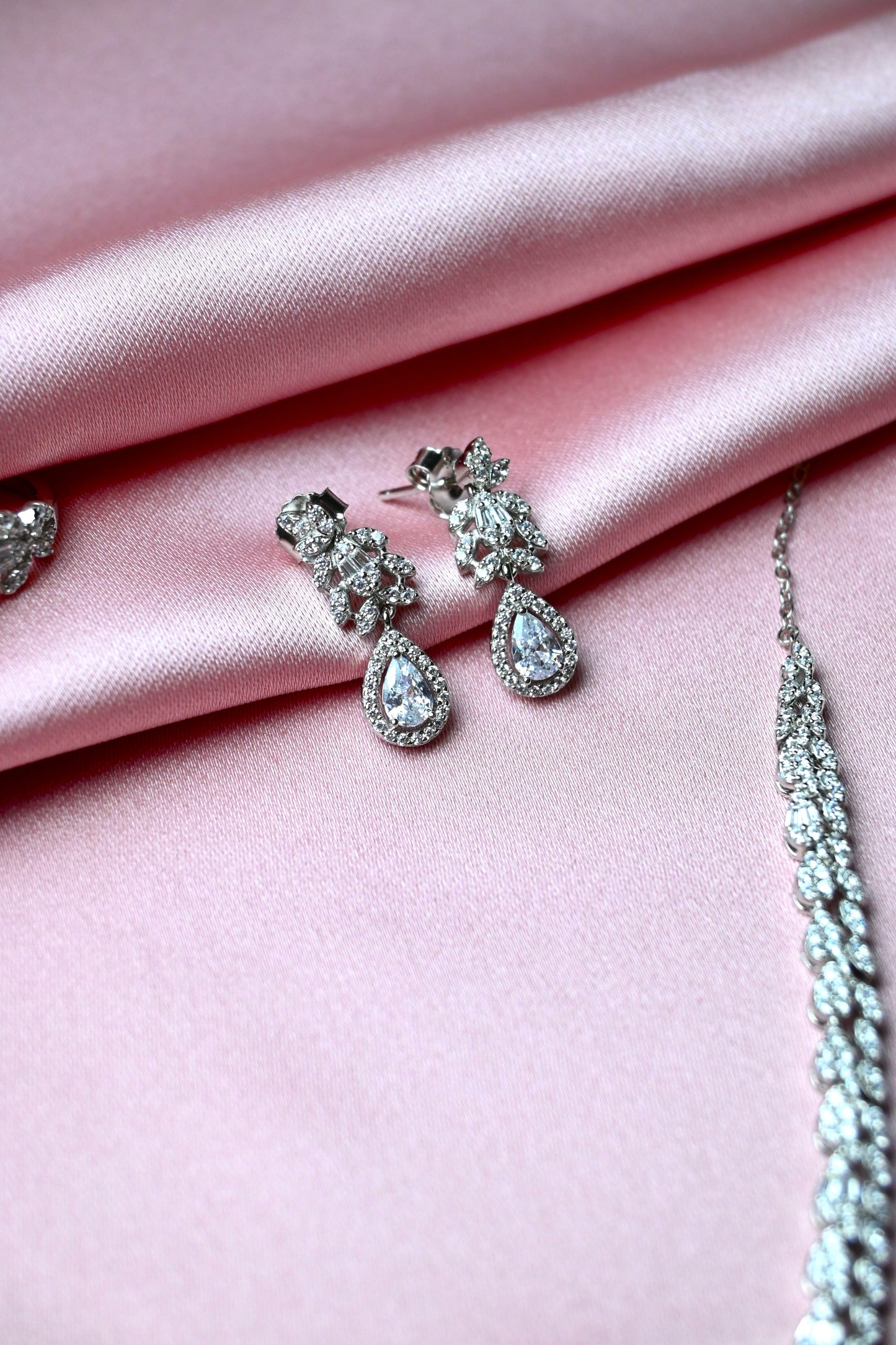 925 Ayar Gümüş Damla Kesim Set Zarif Takım