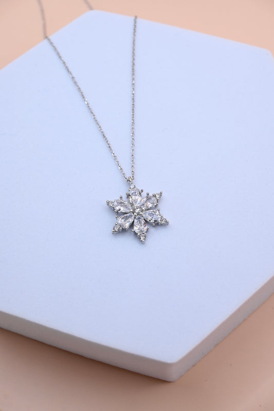 925 Ayar Gümüş Lotus Çiçeği Kolye