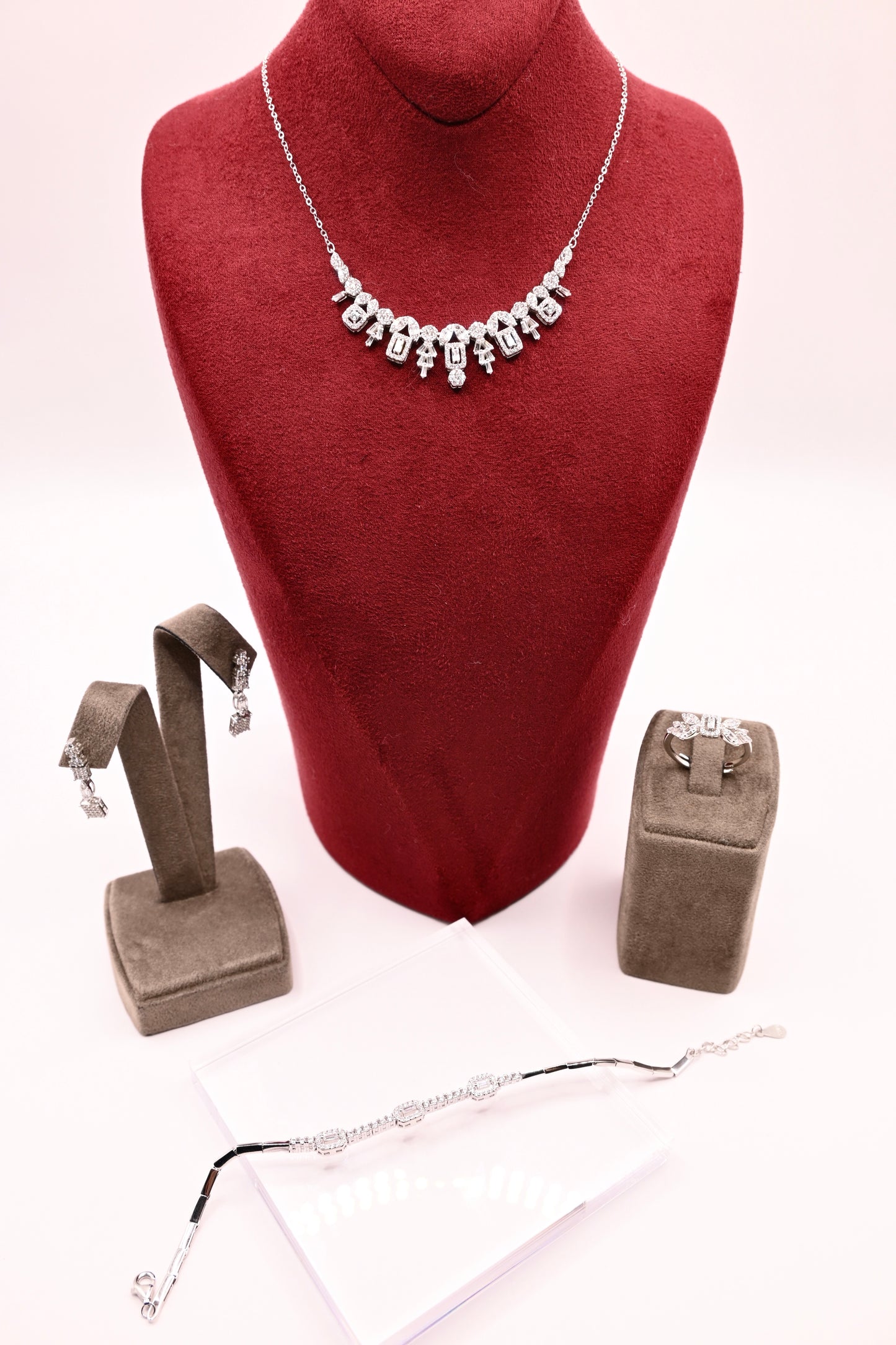 925 Ayar Gümüş Su Yolu Baget Model İthal Zirkon Taşlı Kolye, Bileklik, Küpe, Yüzük Düğün Takı Seti